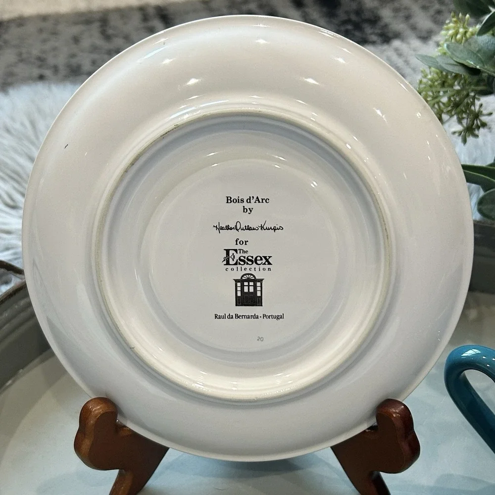 Bois D'Arc Tutti Fruitti by Essex Collection 4 Place Cup & Saucer Set Bundle